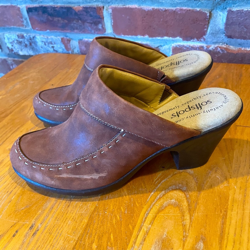 Stylish slip on clogs